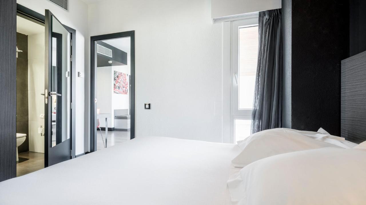 Ilunion Romareda Hotel Сарагоса Екстериор снимка