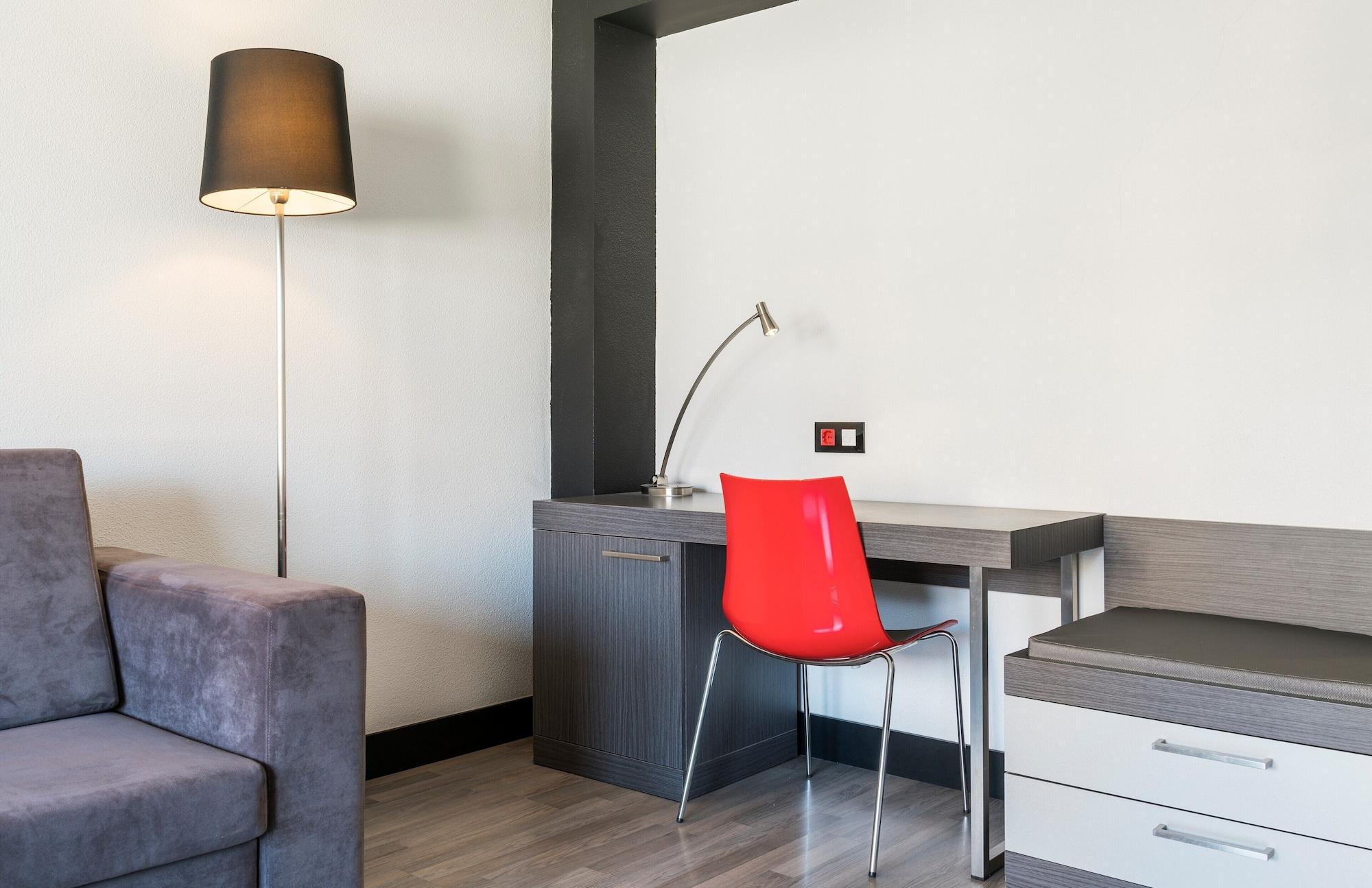Ilunion Romareda Hotel Сарагоса Екстериор снимка