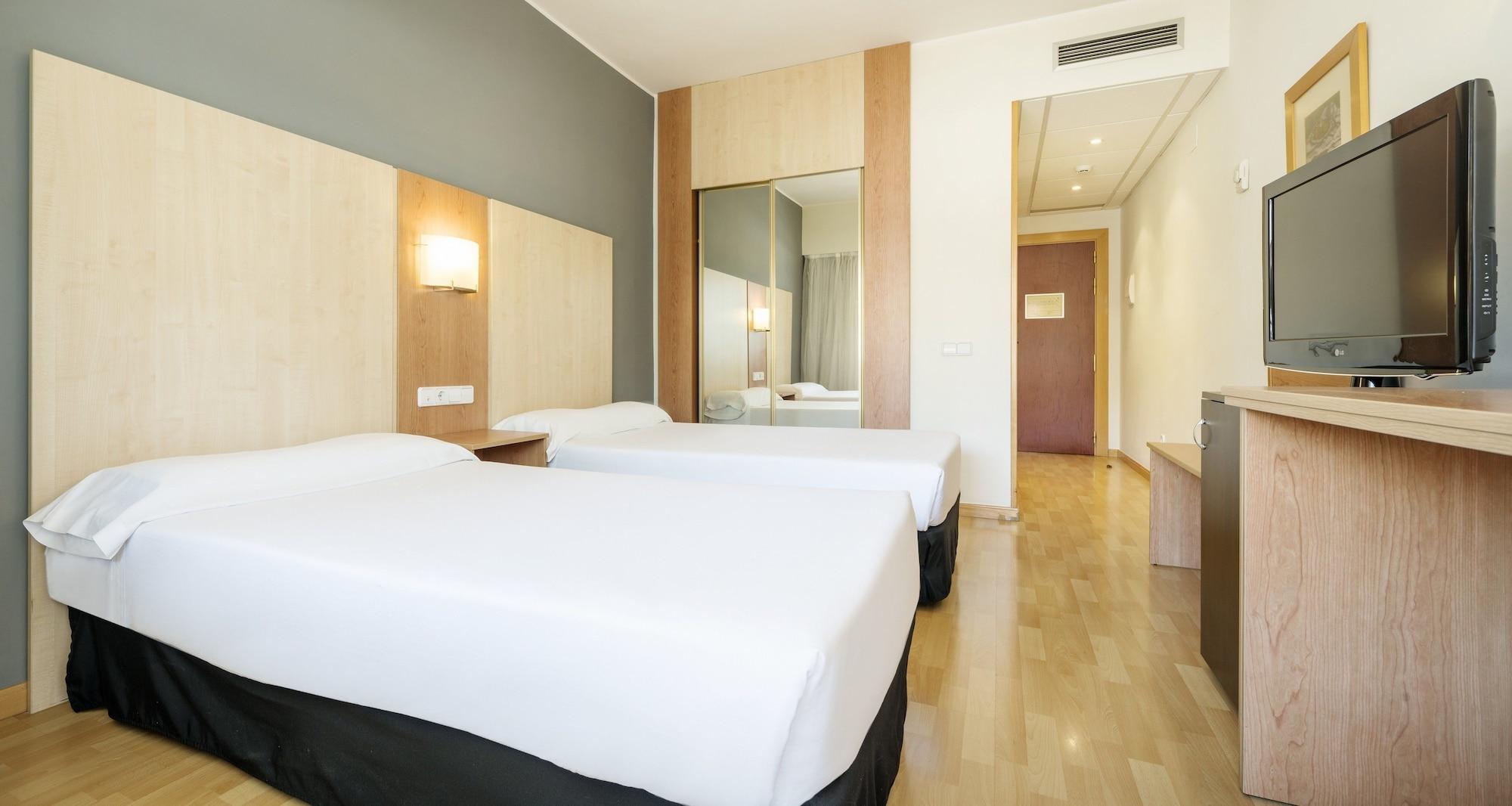 Ilunion Romareda Hotel Сарагоса Екстериор снимка