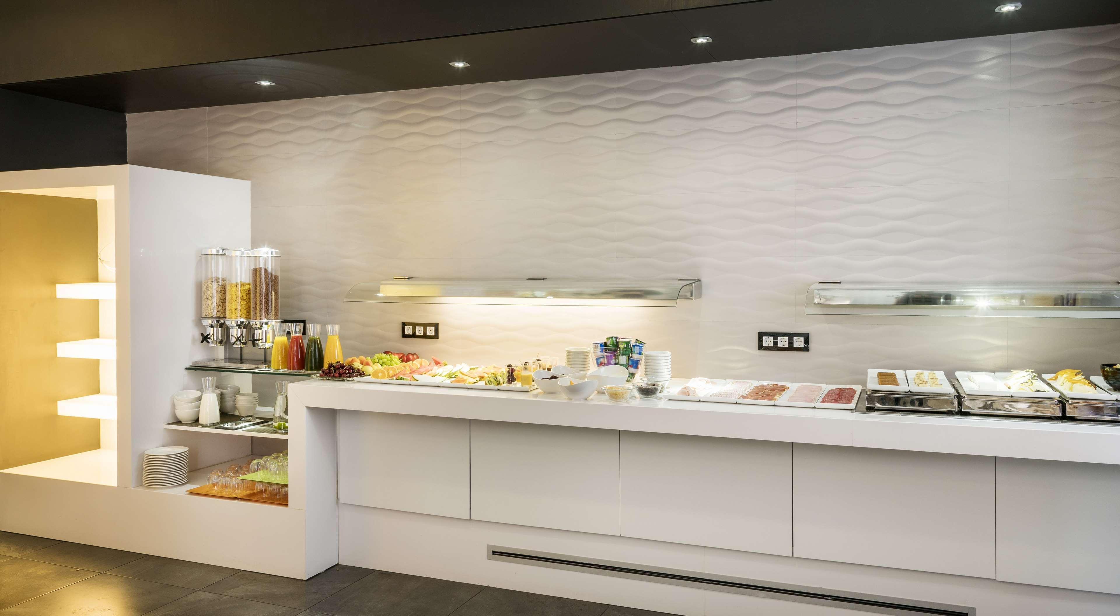 Ilunion Romareda Hotel Сарагоса Екстериор снимка
