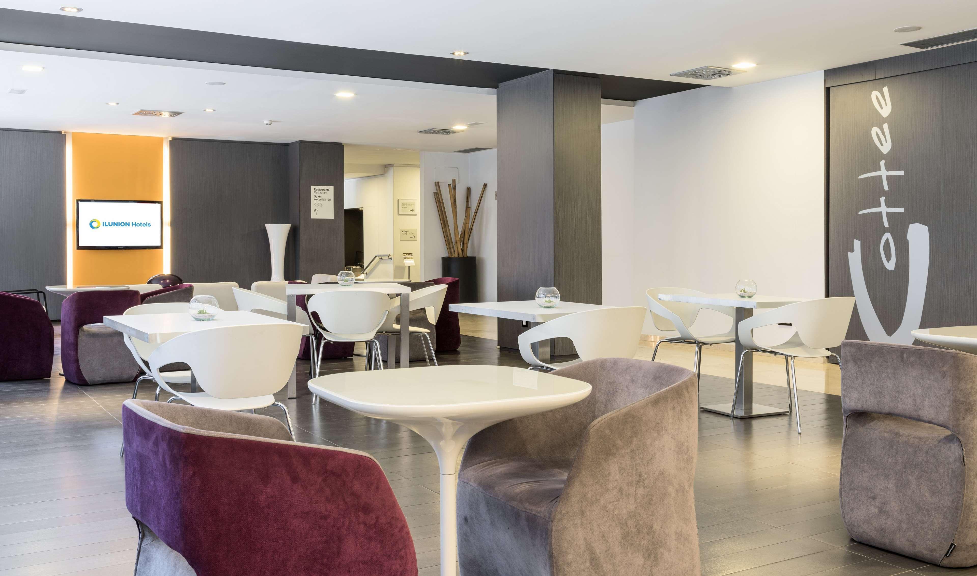 Ilunion Romareda Hotel Сарагоса Екстериор снимка