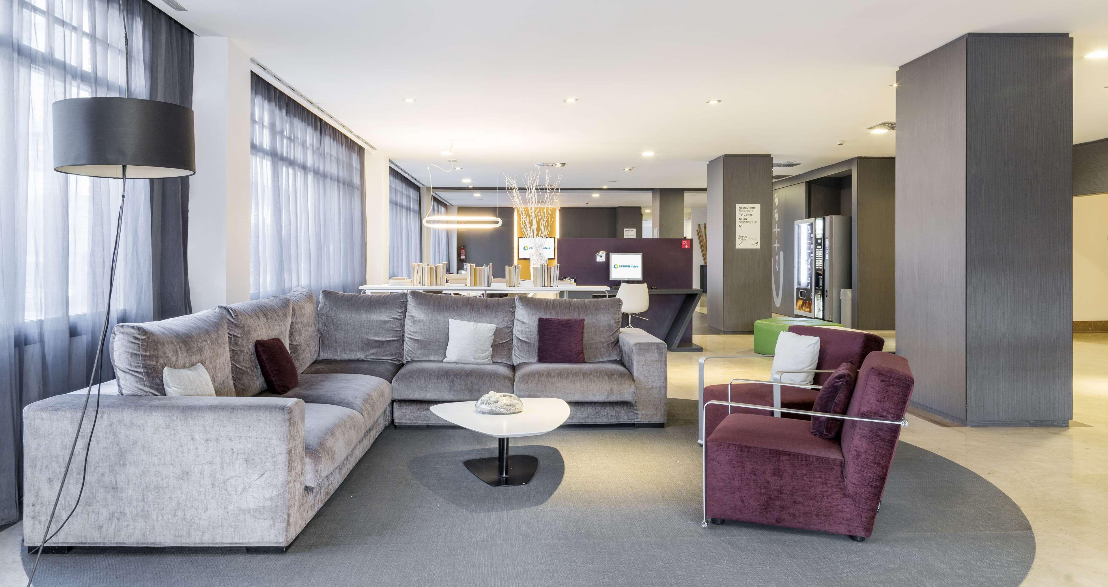 Ilunion Romareda Hotel Сарагоса Екстериор снимка