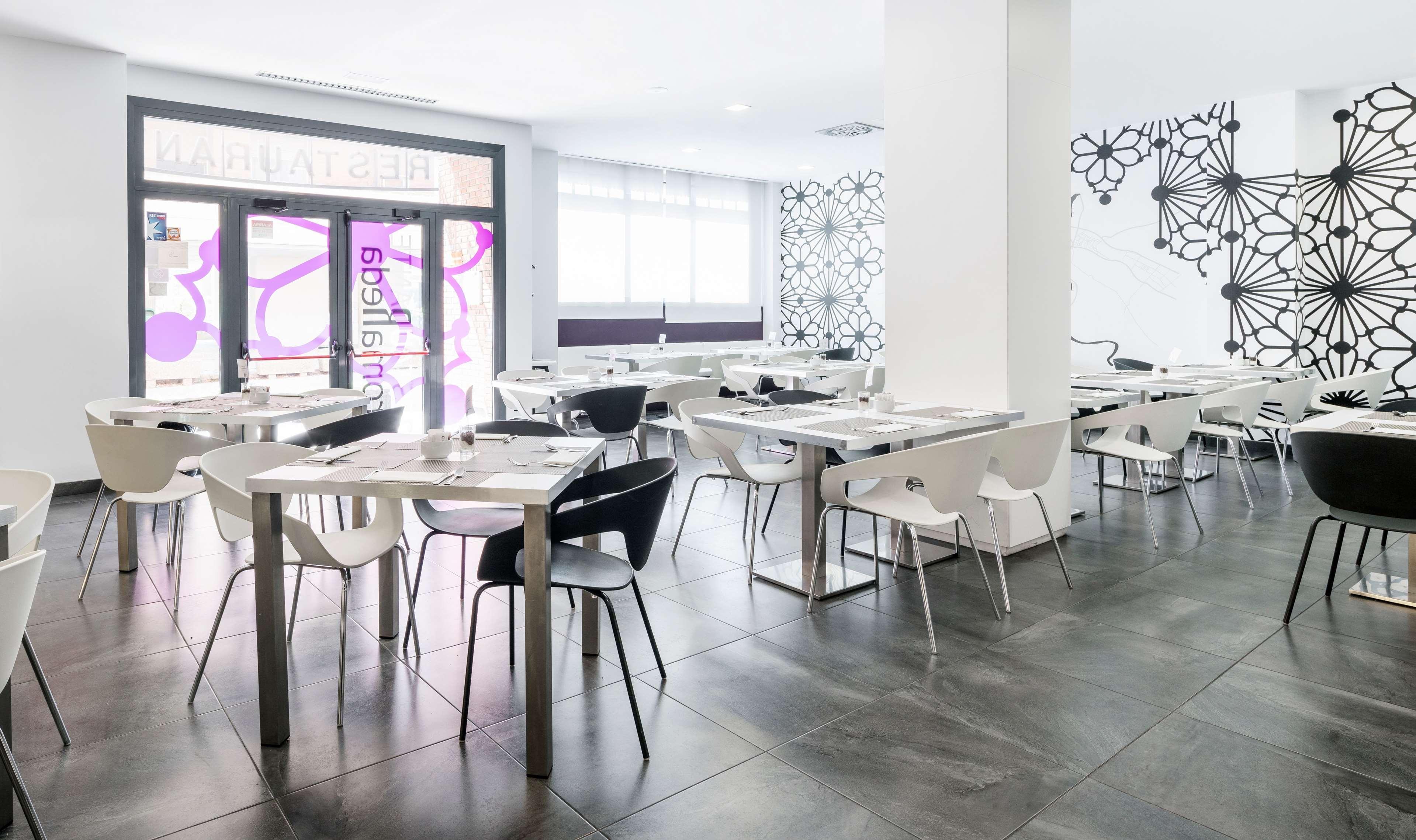 Ilunion Romareda Hotel Сарагоса Екстериор снимка