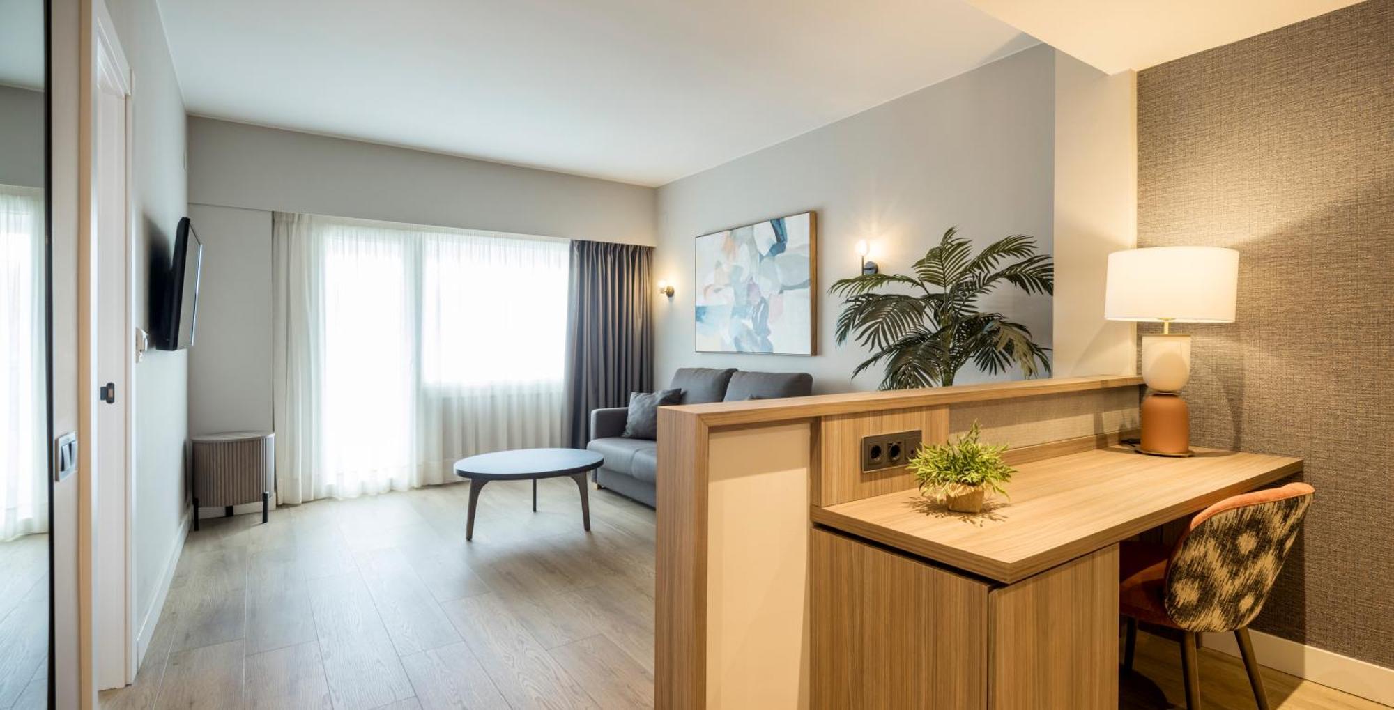 Ilunion Romareda Hotel Сарагоса Екстериор снимка