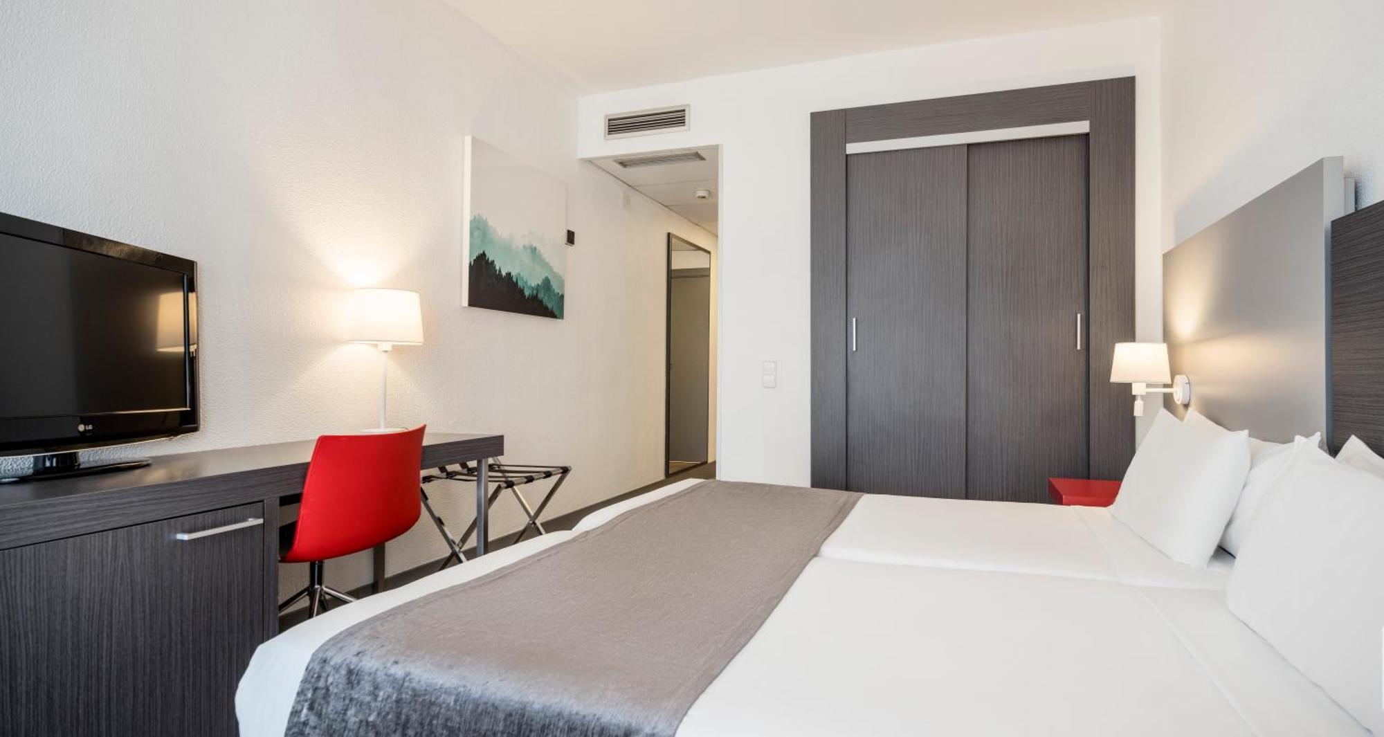Ilunion Romareda Hotel Сарагоса Екстериор снимка