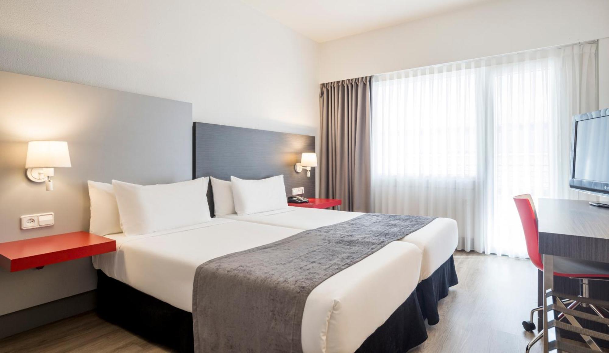 Ilunion Romareda Hotel Сарагоса Екстериор снимка