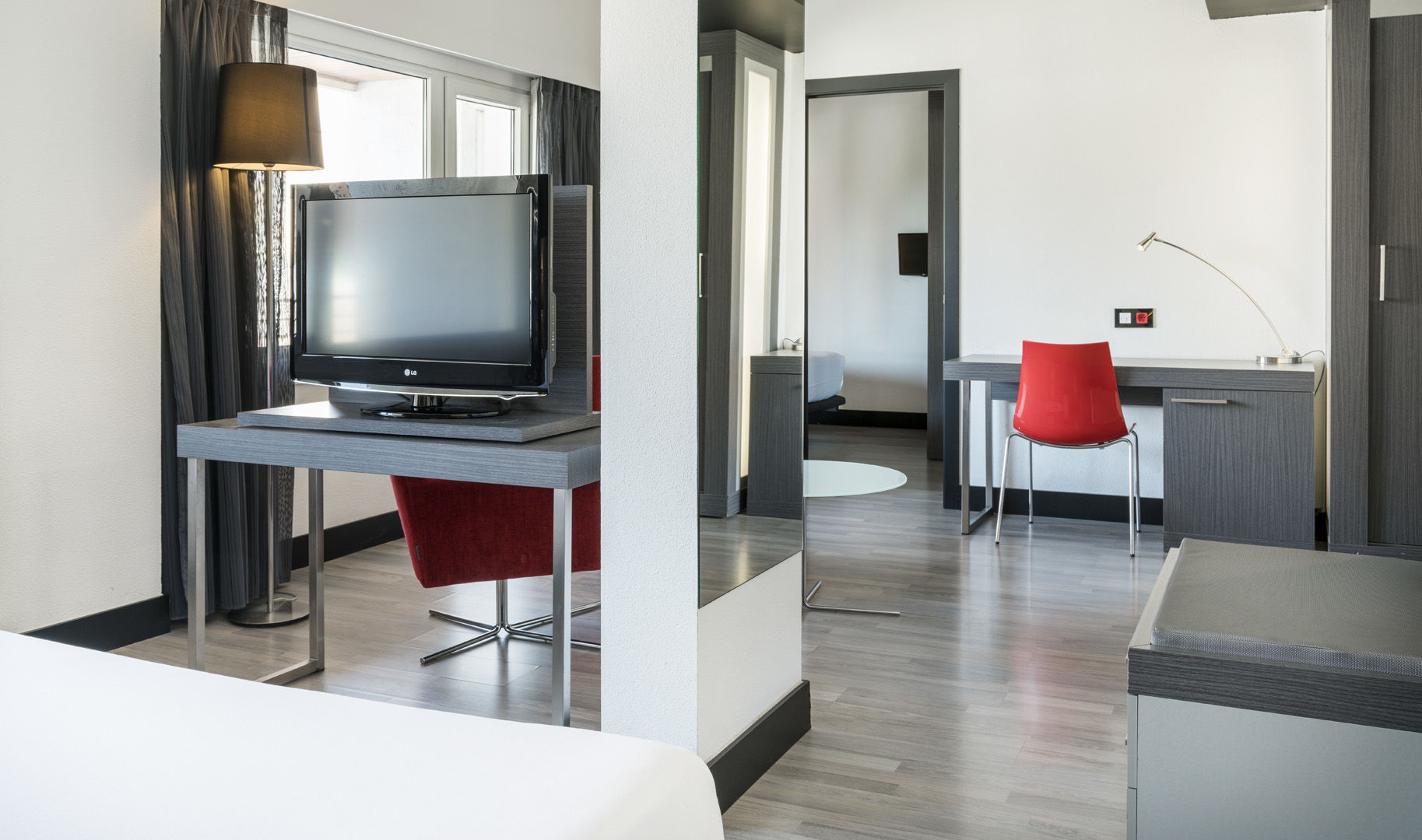 Ilunion Romareda Hotel Сарагоса Екстериор снимка