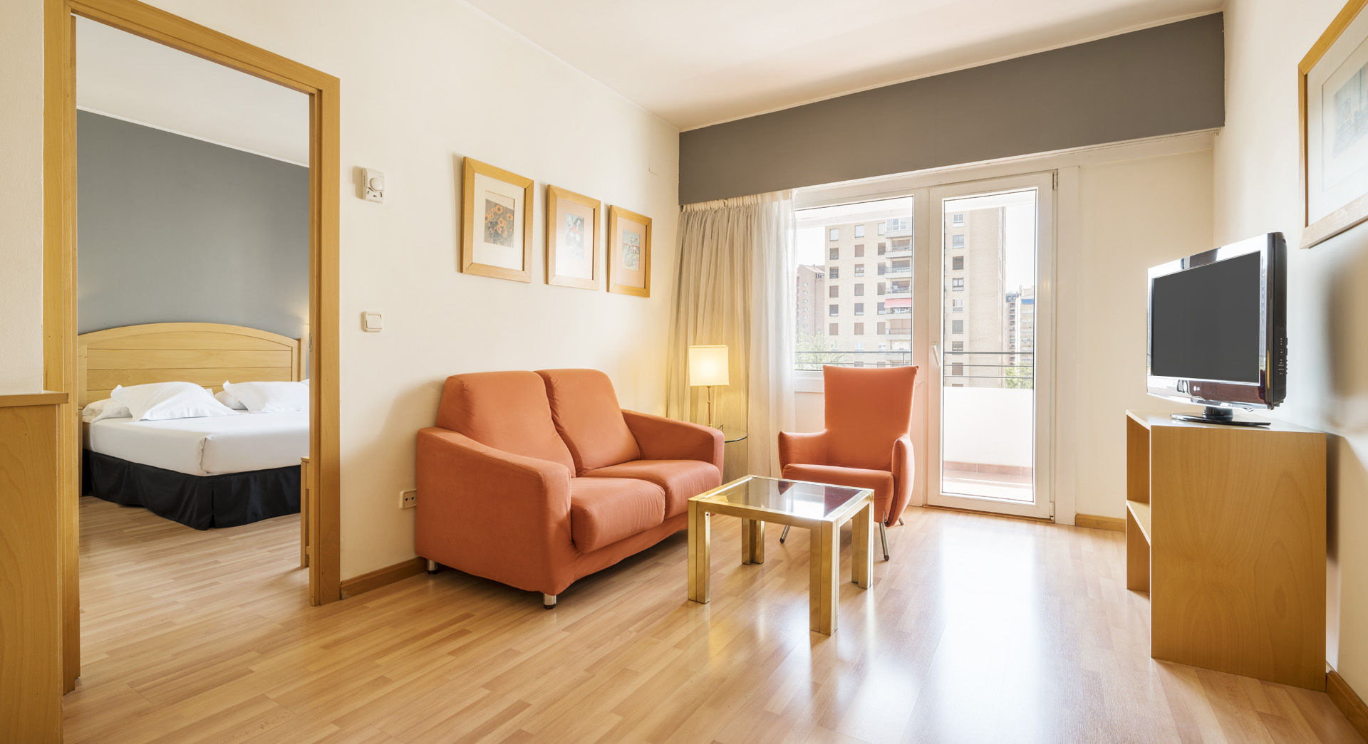 Ilunion Romareda Hotel Сарагоса Екстериор снимка